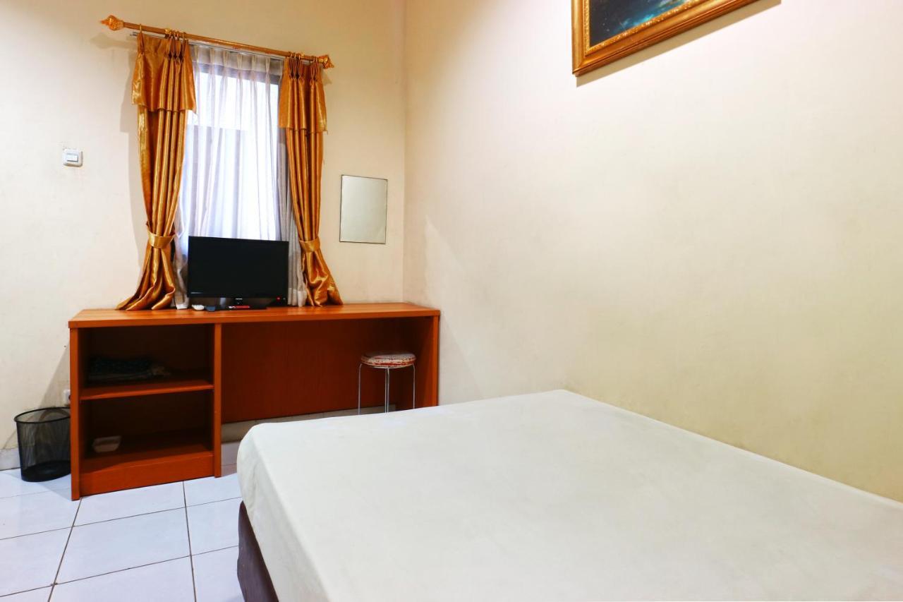 Sabrina Guest House Jakarta Exterior photo