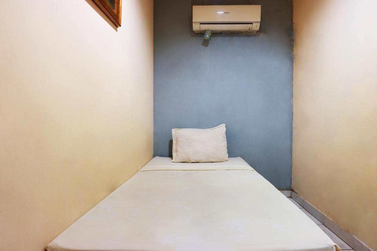 Sabrina Guest House Jakarta Exterior photo