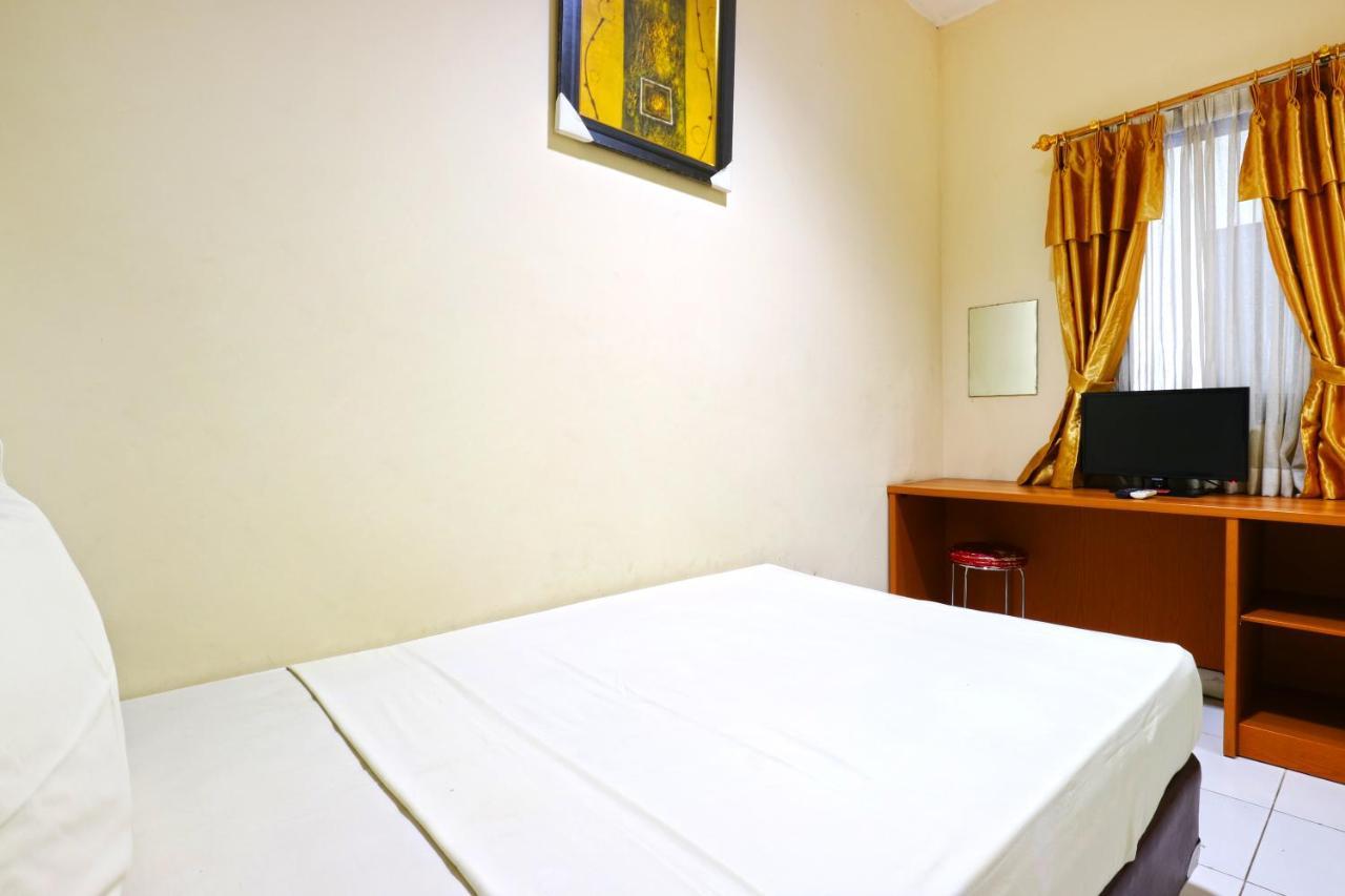 Sabrina Guest House Jakarta Exterior photo
