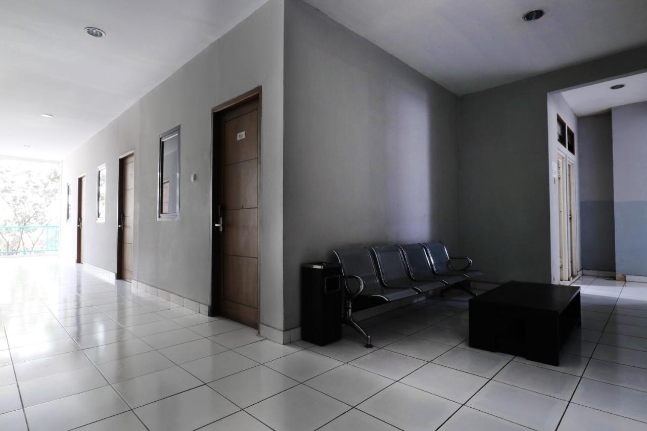 Sabrina Guest House Jakarta Exterior photo