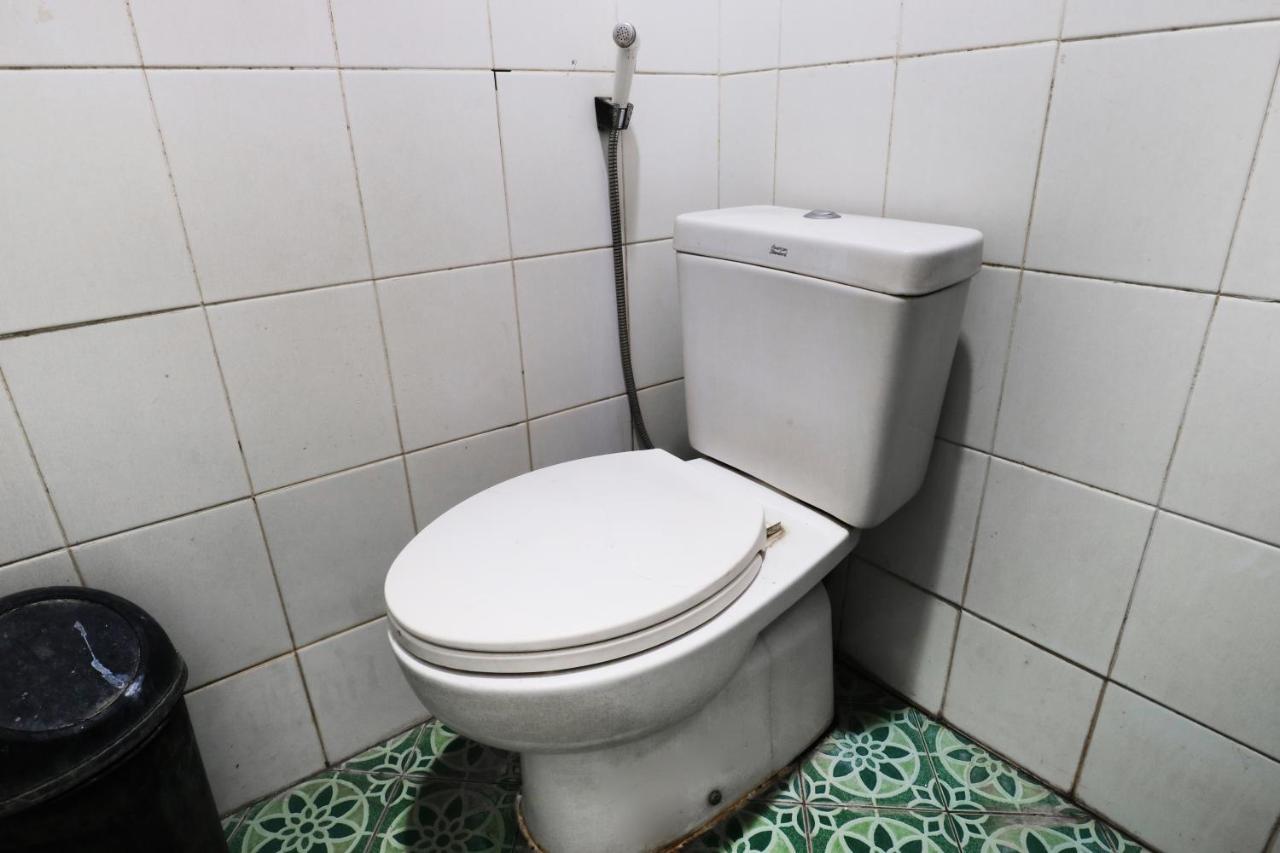 Sabrina Guest House Jakarta Exterior photo