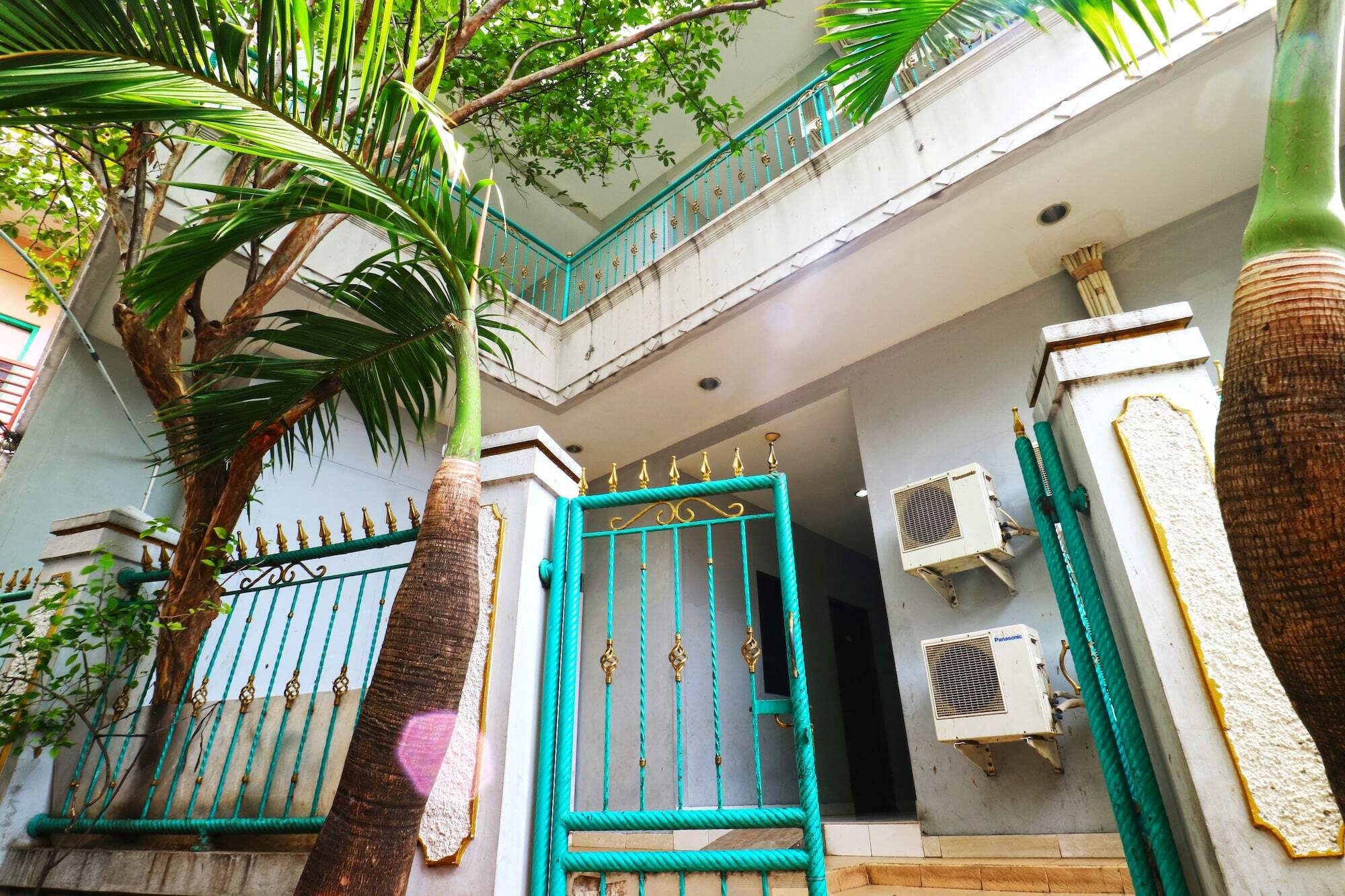 Sabrina Guest House Jakarta Exterior photo
